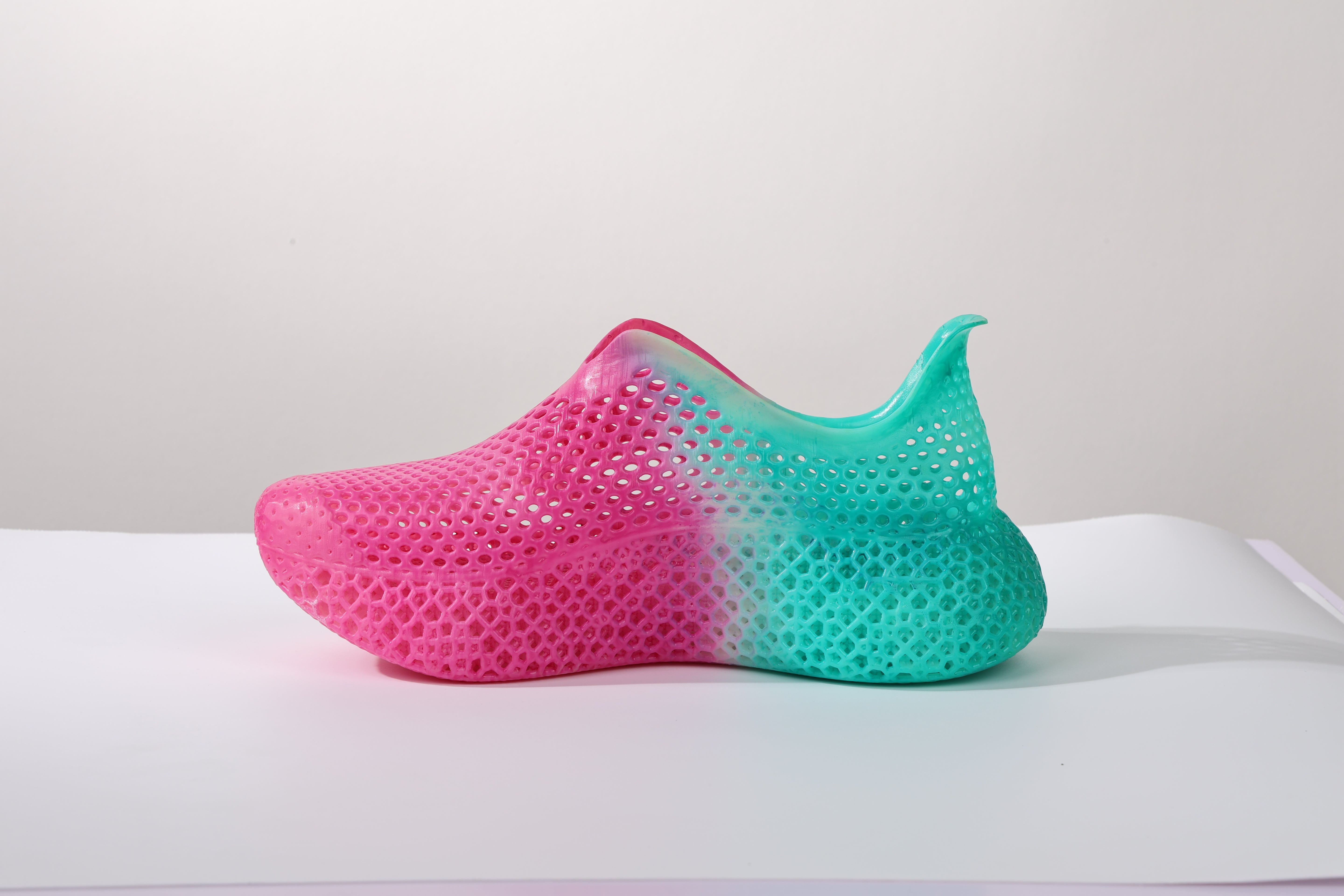 Cretbee Stylish color-blocked 3D printed shoes